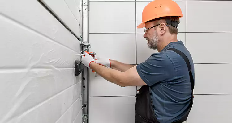 Emergency Garage Door Repair in Fort Pierce, FL