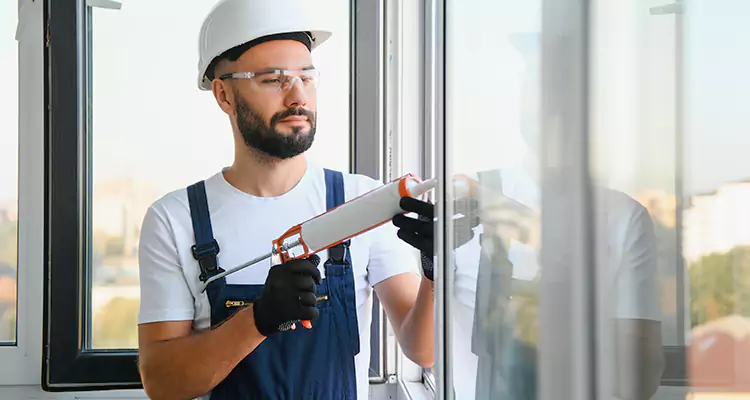 Retractable Screens Repair for Patio in Fort Pierce, FL