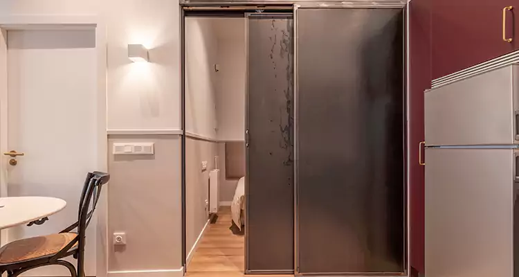 We Fix Closet Sliding Door in Fort Pierce, FL 